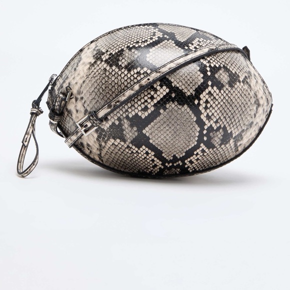 Brand New Zara Oval Crossbody – Animal Print Chic - Picture 2 of 8